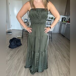 NEW WITH TAGS never worn green summer maxi dress from Express